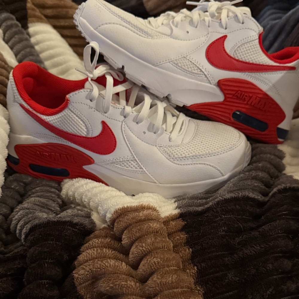 Nike Kids Sneakers in White and Red